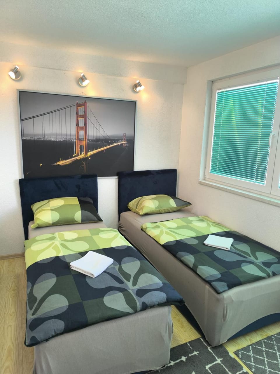 Bed, Seating area, Bedroom