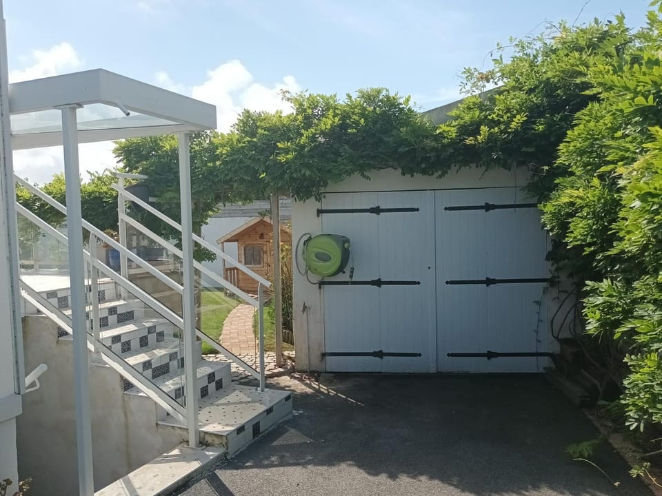 La Glycine House in Plouarzel