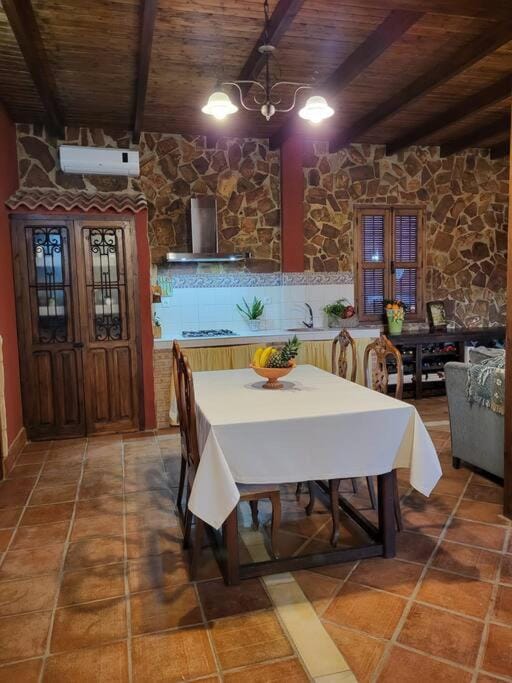 La Buganvilla, descanso entre olivares House in Andalusia