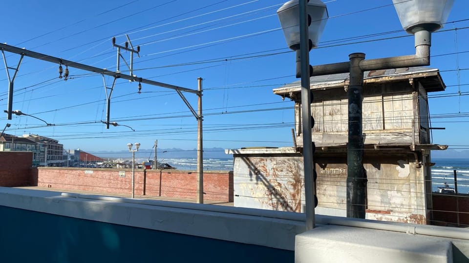 Cozy Beachside Studio Apartment on Surfers Corner Apartment in Cape Town