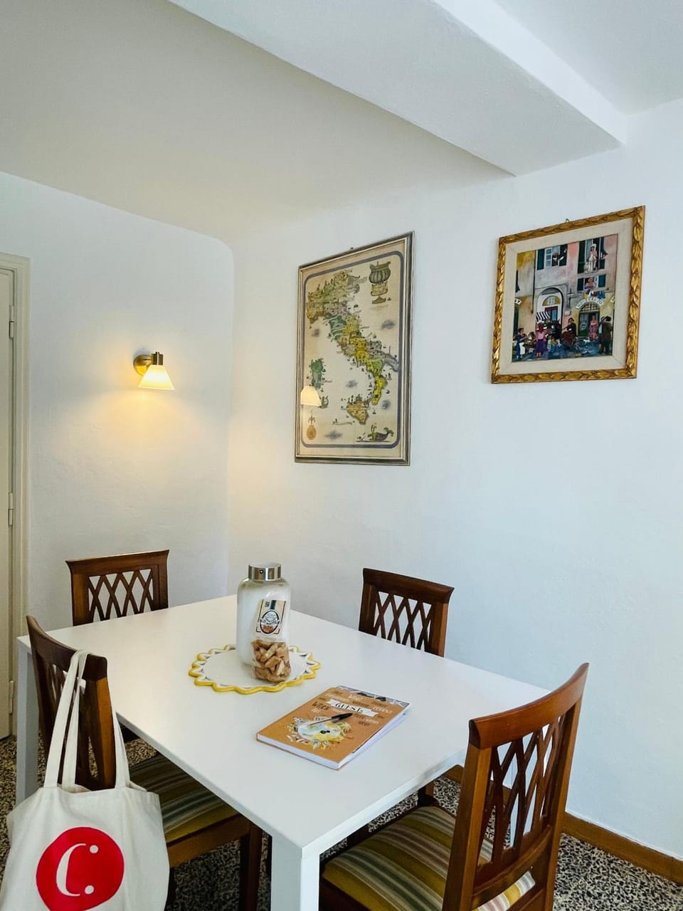 Living room, Decorative detail, Seating area, Dining area