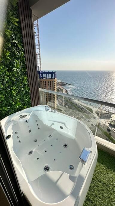 Hot Tub, Sea view