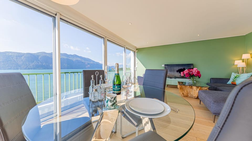 L'Eclat - vue imprenable sur le lac Apartment in Tresserve
