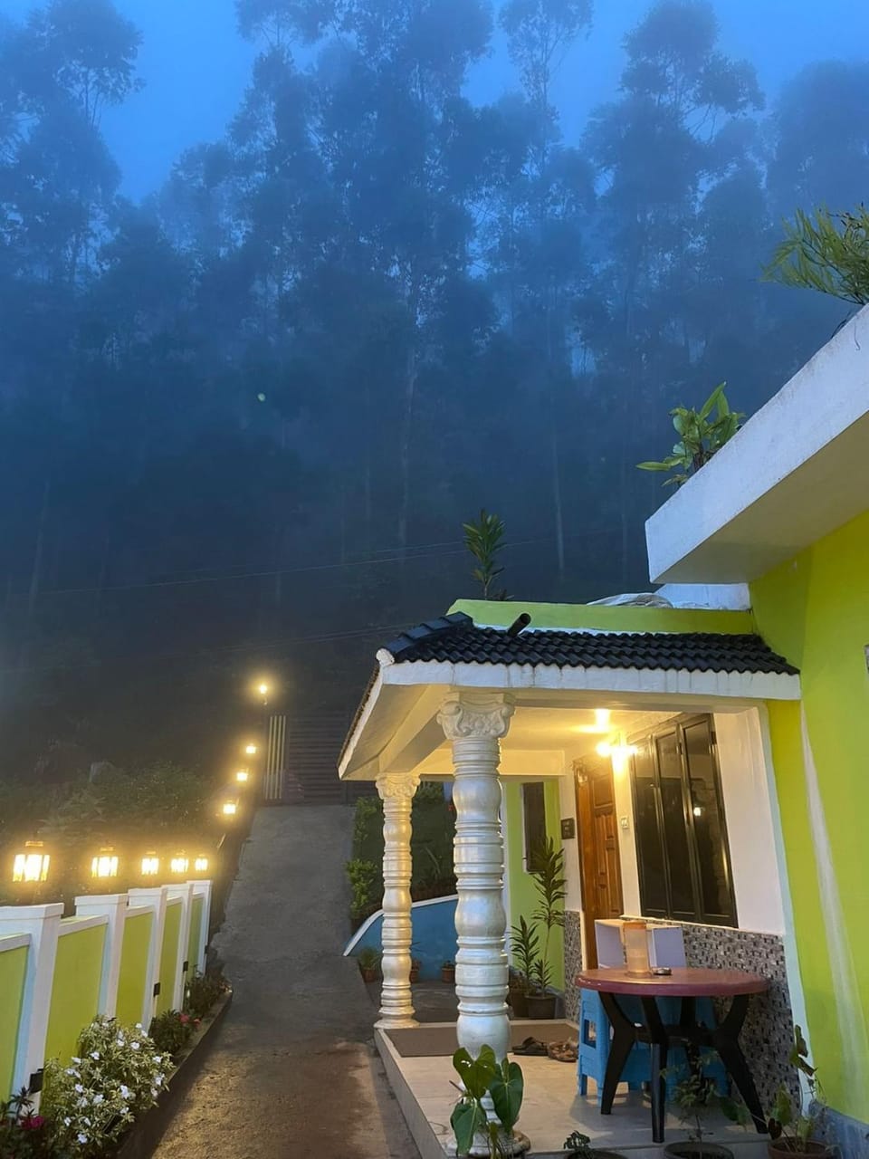 Mountain cheers munnar Villa in Kerala