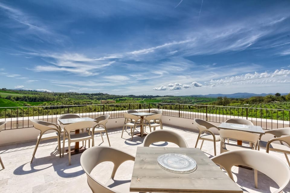 Balcony/Terrace, Internal: Not applicable to any particular room