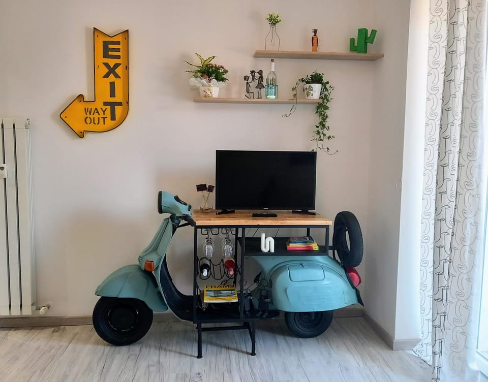 Communal lounge/ TV room, TV and multimedia, Evening entertainment