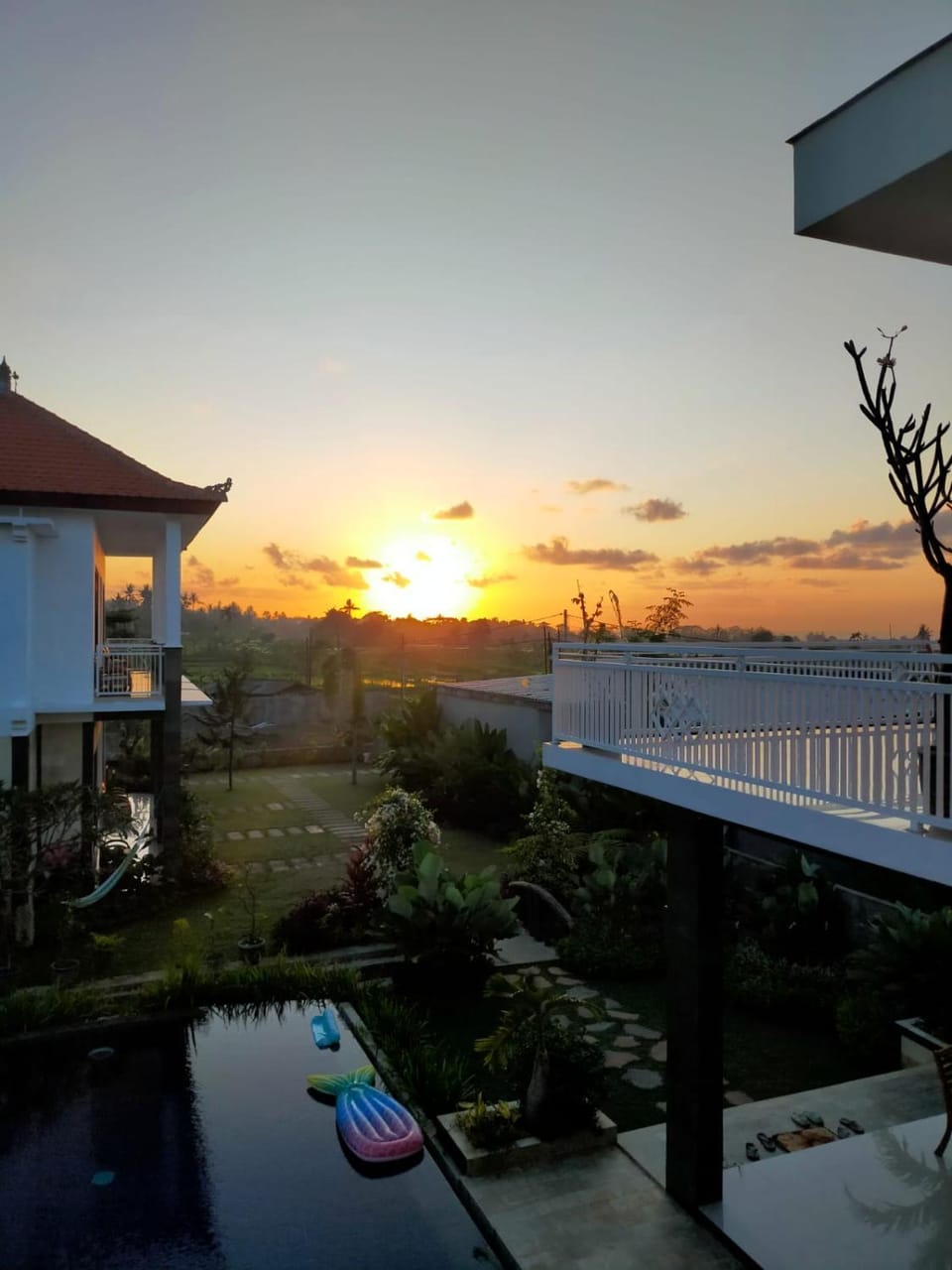 View (from property/room), Balcony/Terrace, Sunrise