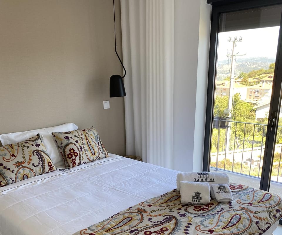 View (from property/room), Balcony/Terrace, Photo of the whole room, Bedroom, towels
