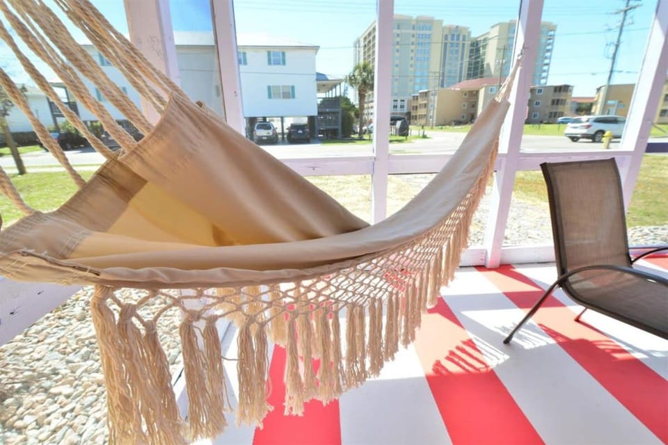 Mai Taid Beach House 1 Minute Walk to Beach House in North Myrtle Beach