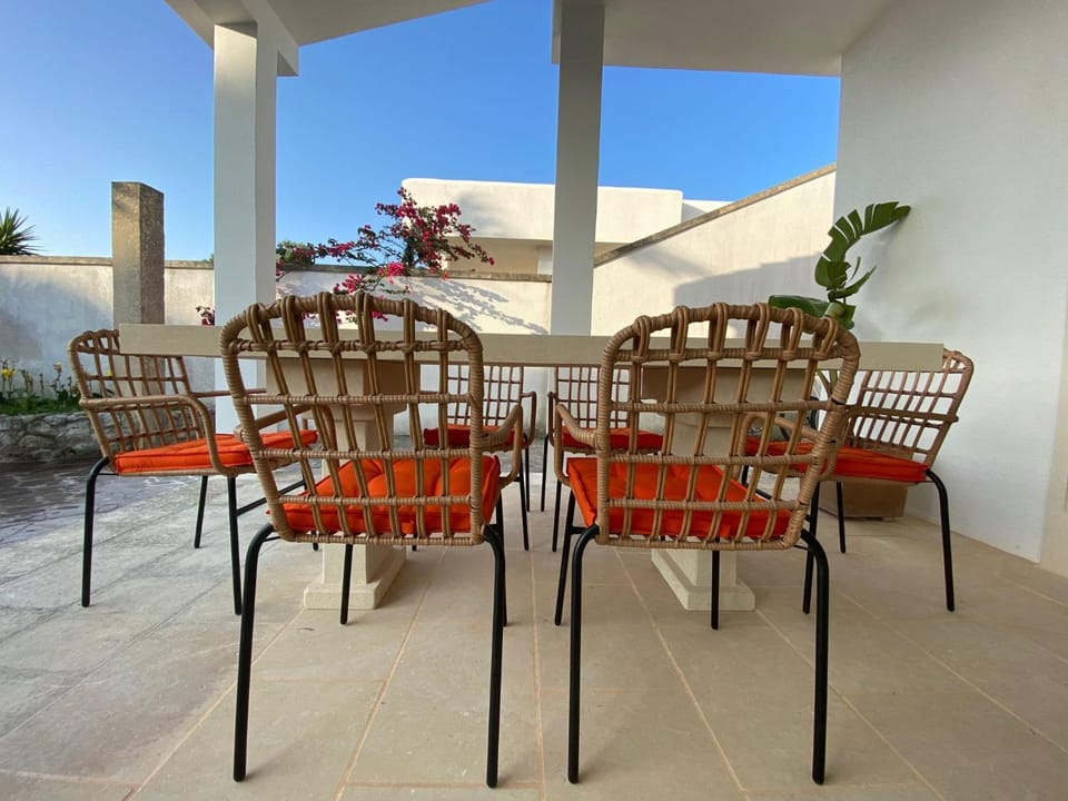 Patio, Entertainment, Lunch