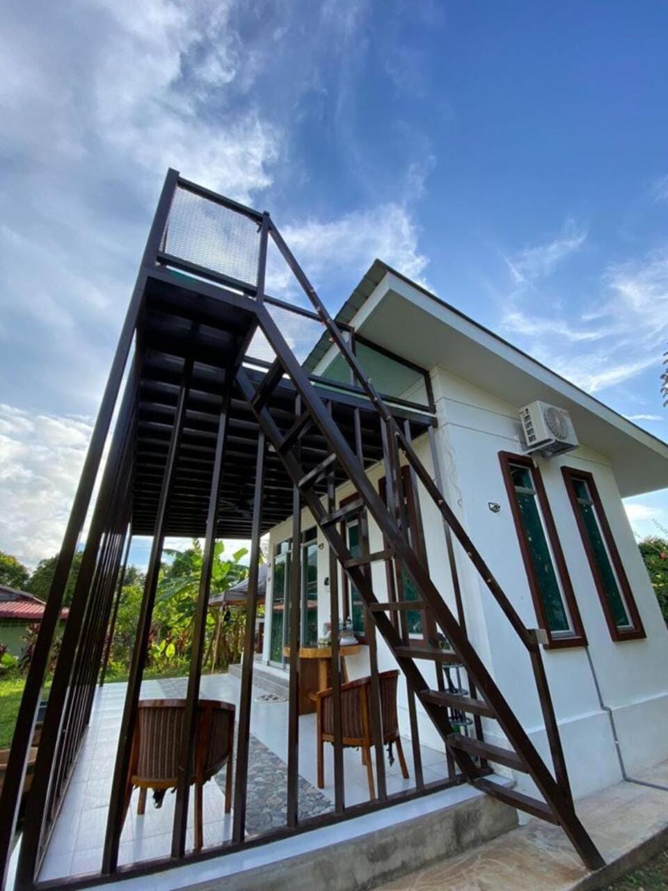 Property building, Patio, Balcony/Terrace