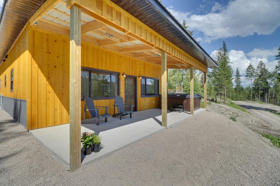 Lakeside Cabin w/ Hot Tub: 3 Mi to Flathead Lake! Cabin in Flathead Lake