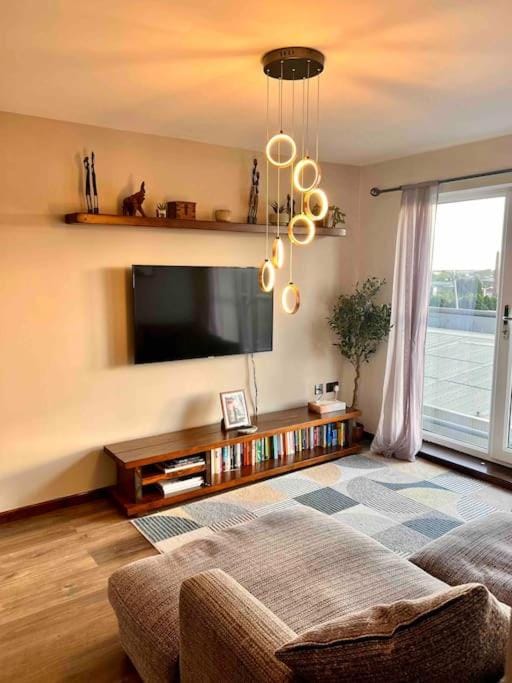 Communal lounge/ TV room, Living room, Seating area