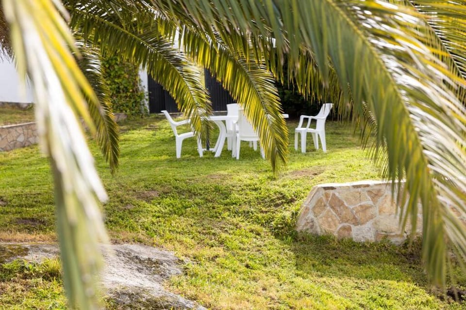 Acogedora vivienda con jardín andando a la playa. Apartment in Galicia