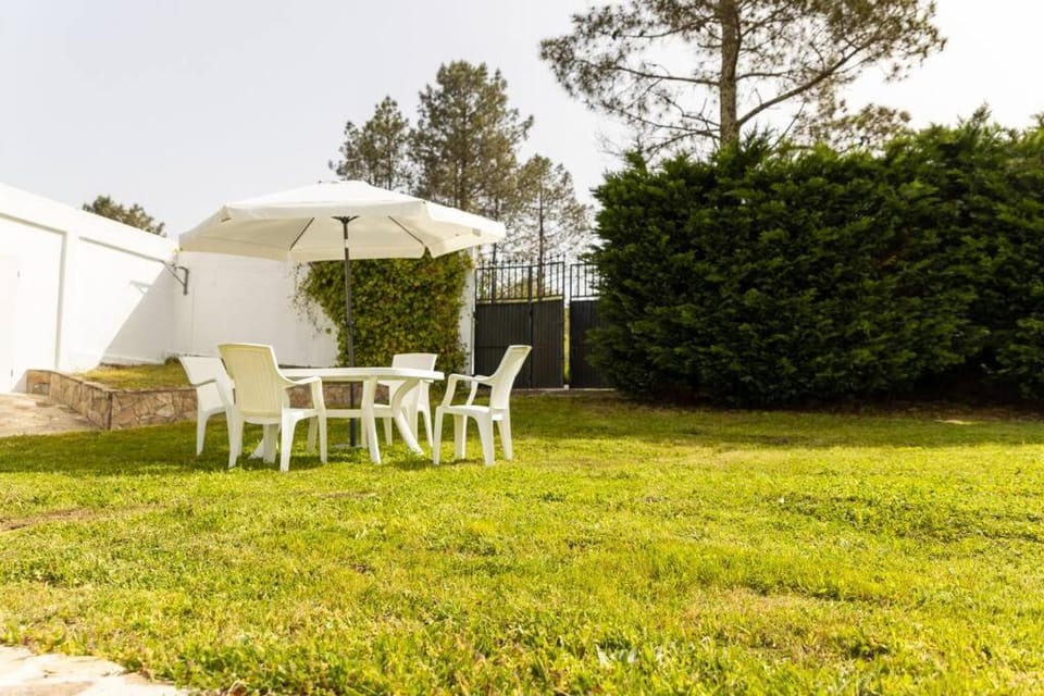Acogedora vivienda con jardín andando a la playa. Apartment in Galicia