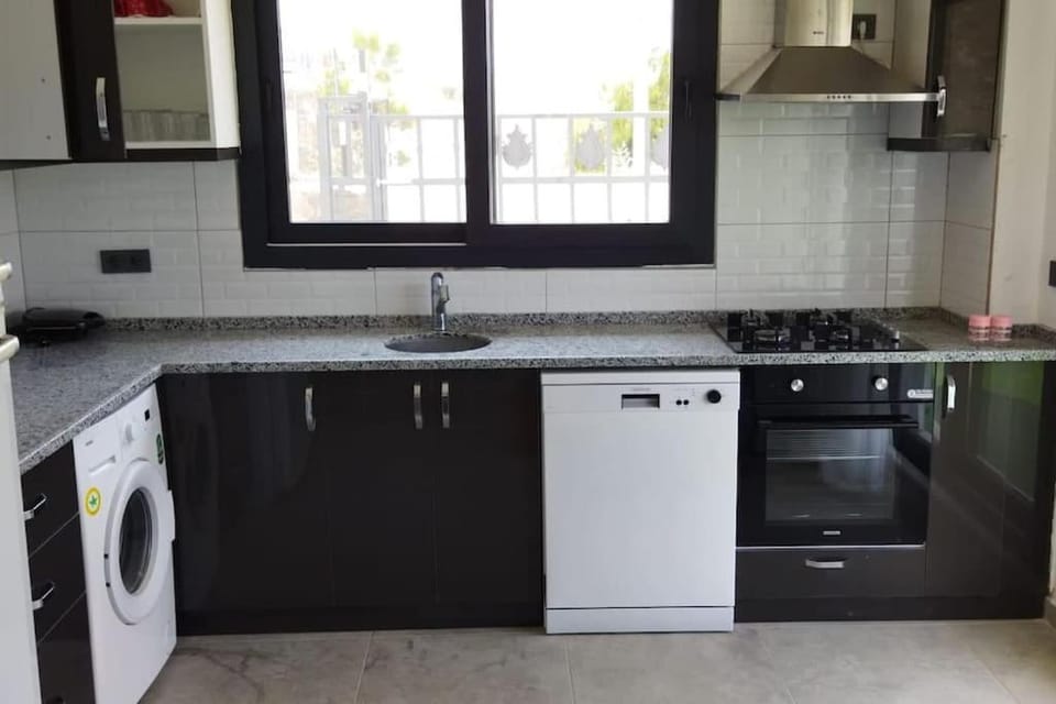Kitchen or kitchenette, dishwasher, pet friendly, stove, washing machine