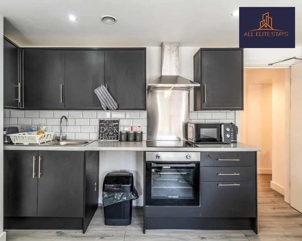 Kitchen or kitchenette, pet friendly, toaster