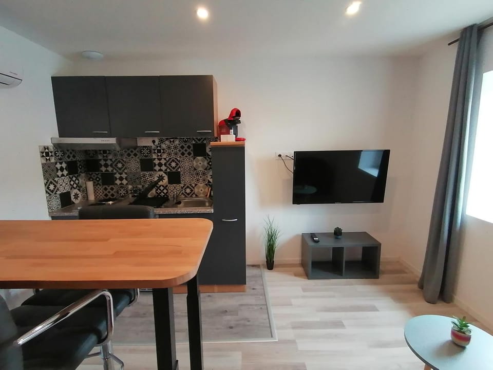 TV and multimedia, Kitchen or kitchenette
