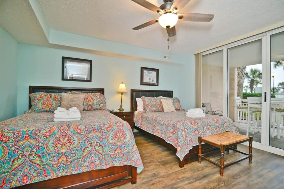 Waterfront Luxury Huge Condo with 15000sf Pool House in North Myrtle Beach
