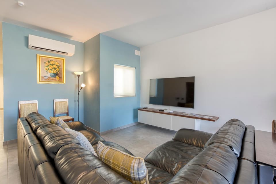 Annitchka Mansions - POOL Penthouse in central Malta Apartment in Malta