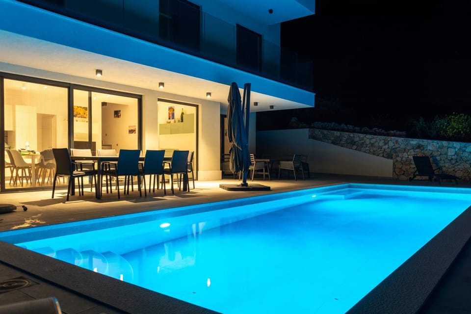 Night, Pool view, Swimming pool, Swimming pool