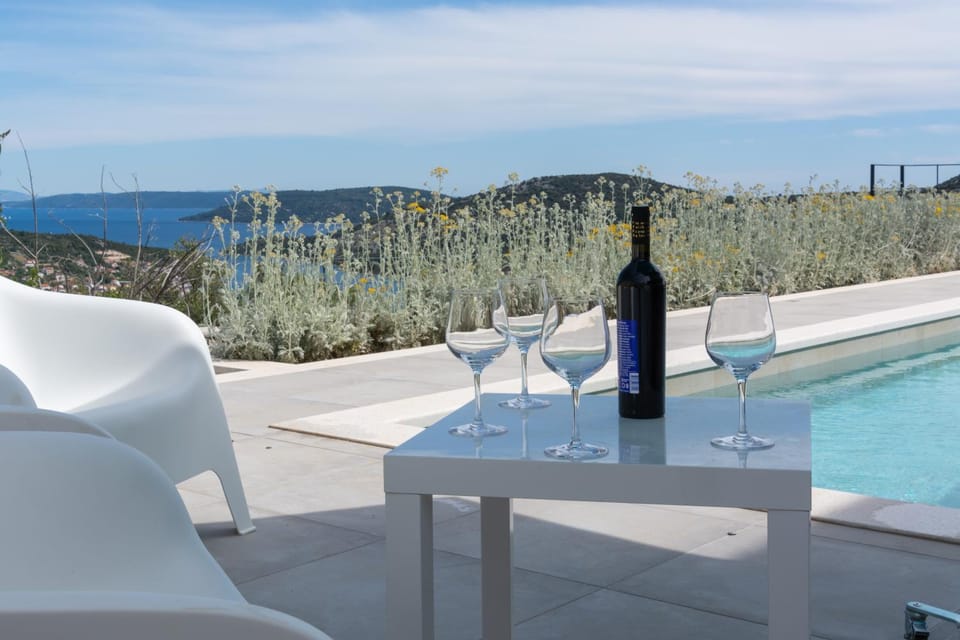 View (from property/room), Balcony/Terrace, Swimming pool