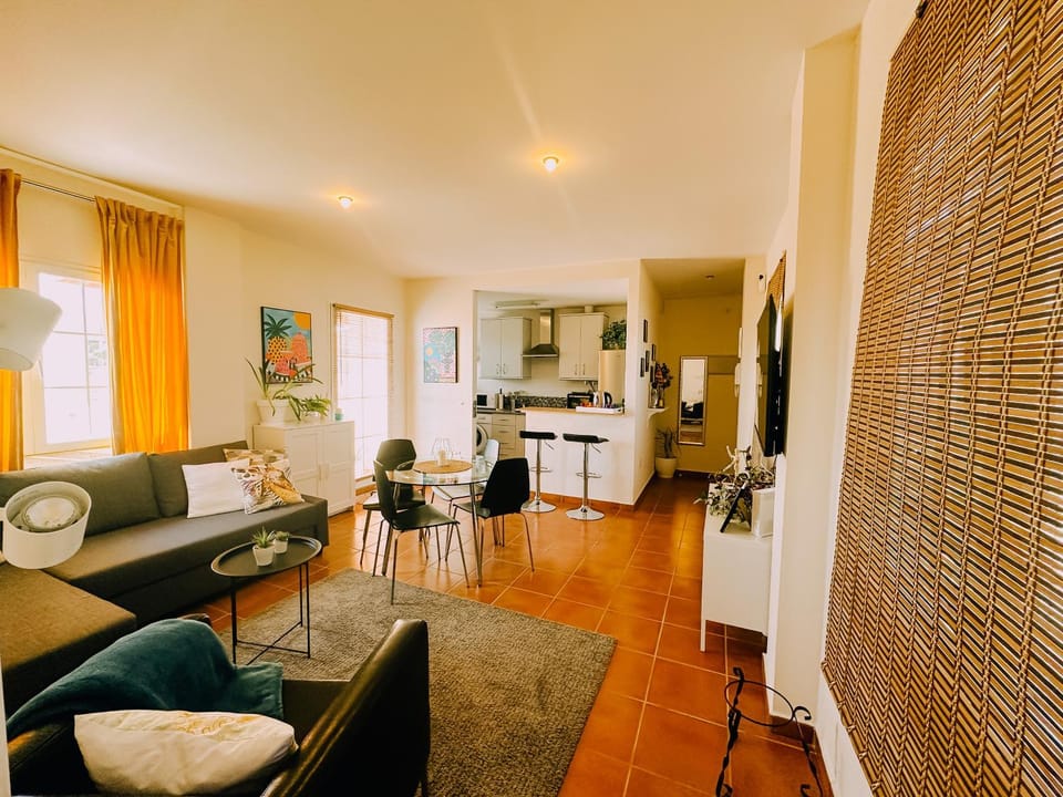 TV and multimedia, Living room, Dining area