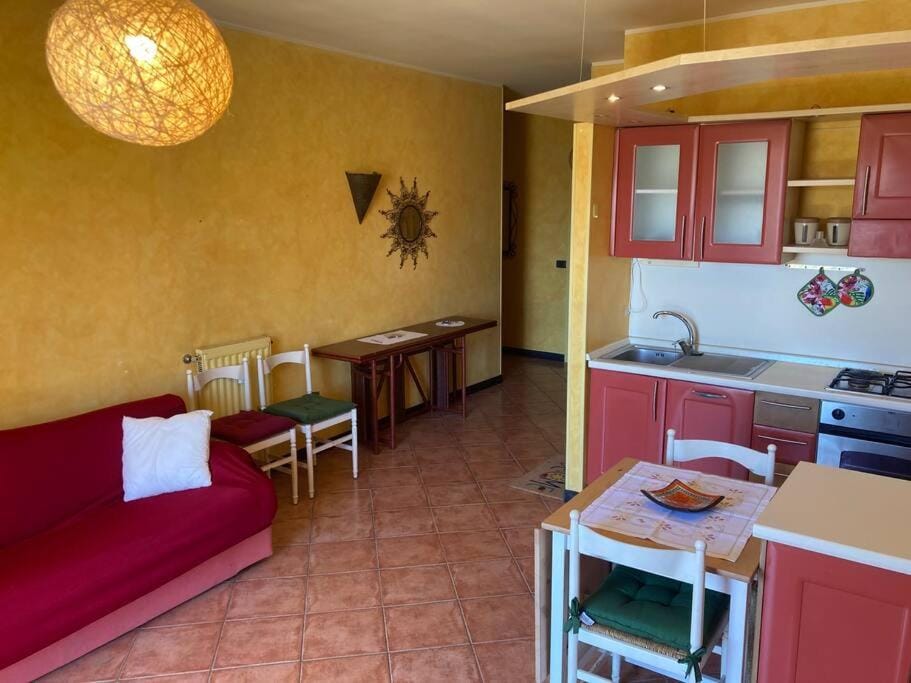 Kitchen or kitchenette, Living room, Seating area, Dining area, minibar, pet friendly, stove