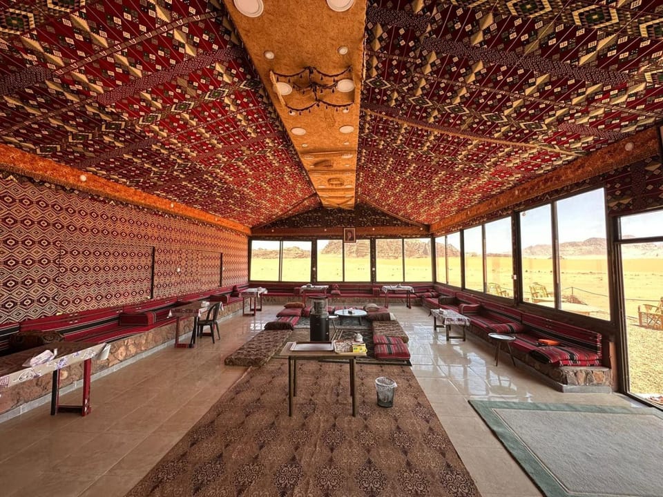 Restaurant/places to eat, Banquet/Function facilities