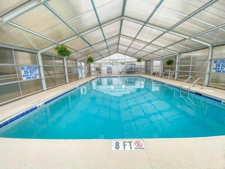 The Pinnacle Oceanfront Suite 2 Balconies Top Location House in North Myrtle Beach