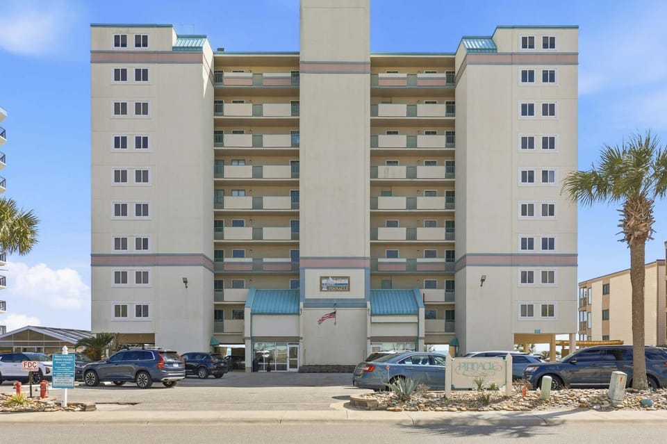 The Pinnacle Oceanfront Suite 2 Balconies Top Location House in North Myrtle Beach