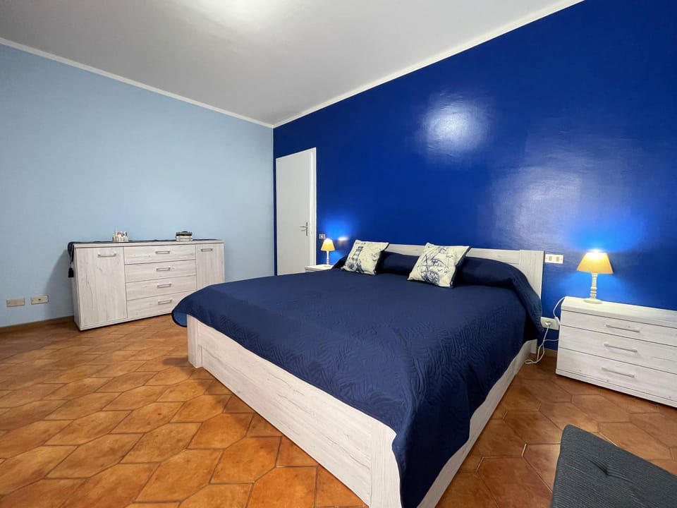 Bed, Balcony/Terrace, Bedroom, air conditioner