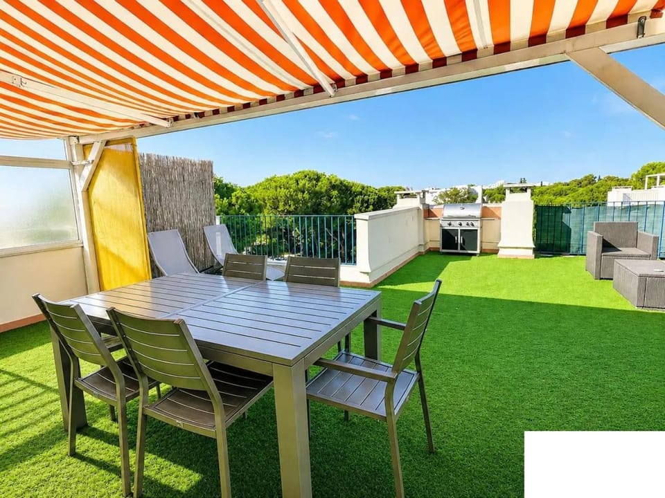 Appartement avec grande terrasse à la Grande Motte Apartment in La Grande-Motte