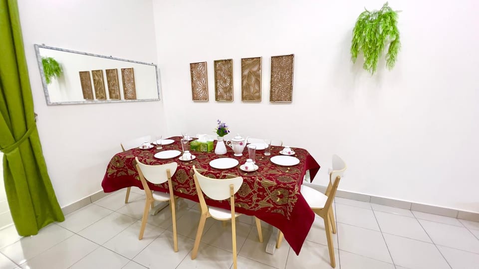 Dining area, Breakfast, Lunch