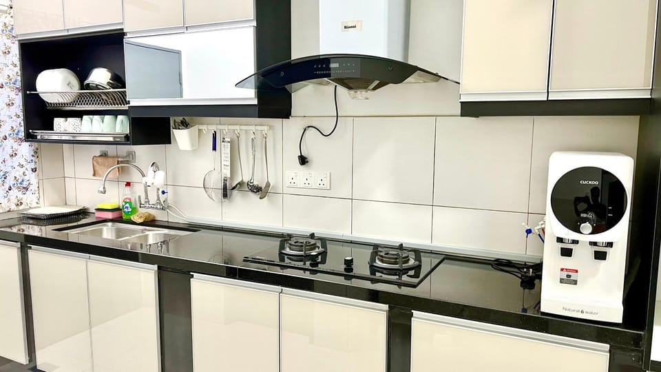 Kitchen or kitchenette, Food and drinks, Meals, stove