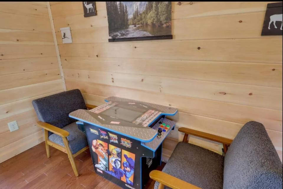 Game Room, Living room, Seating area