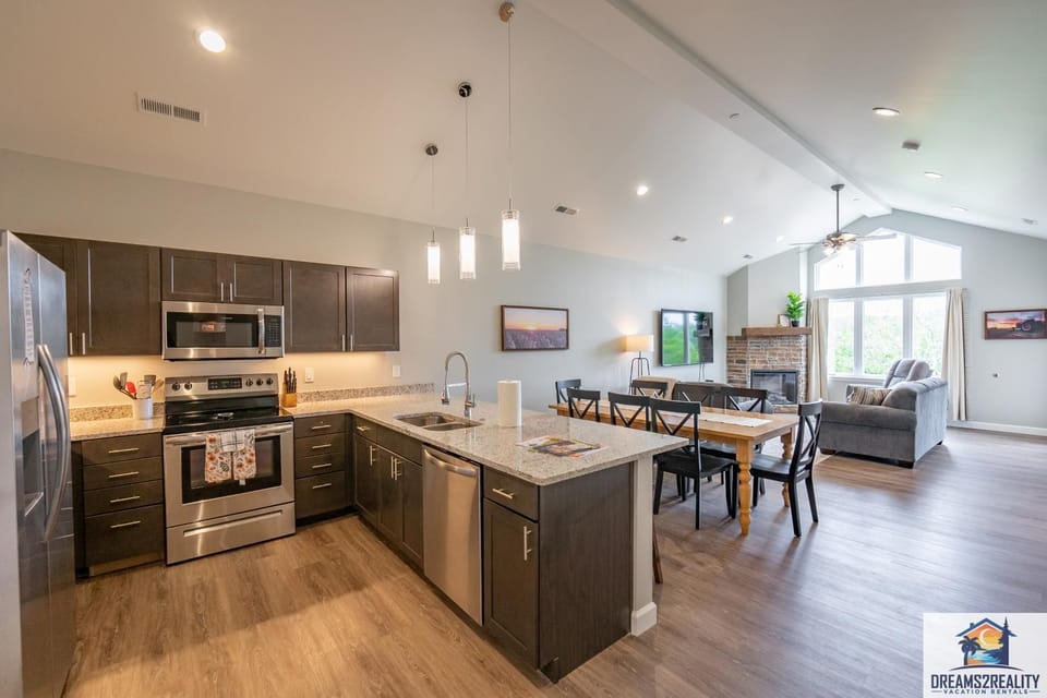 Kitchen or kitchenette, Living room, Dining area