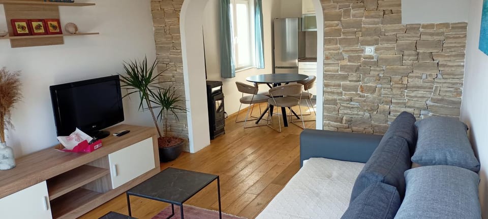 Communal lounge/ TV room, TV and multimedia, Living room, Seating area