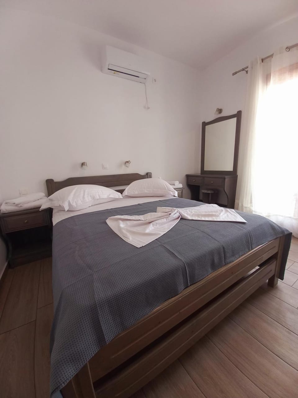 Bed, Photo of the whole room, Bedroom, towels, air conditioner