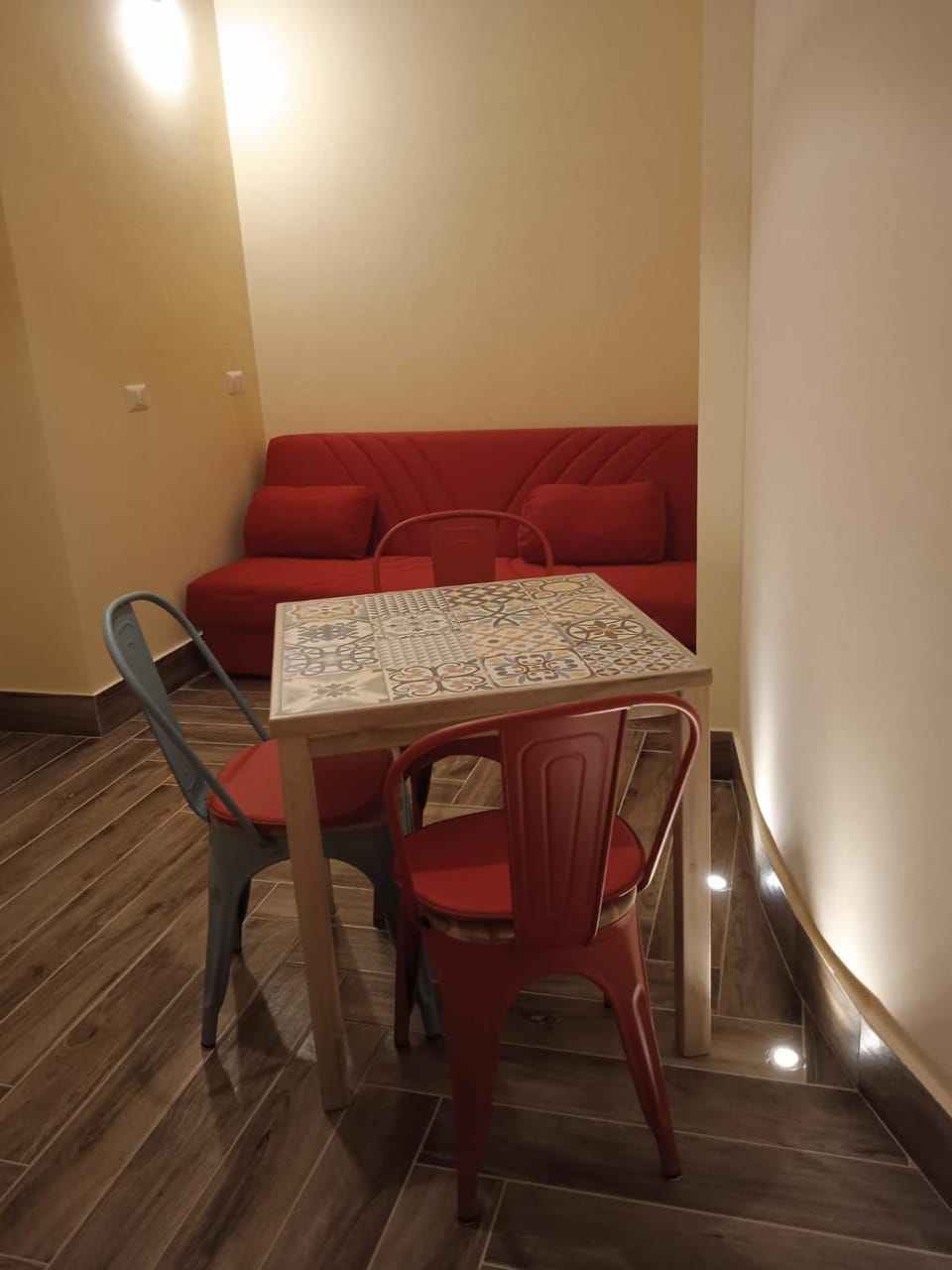 Seating area, Dining area
