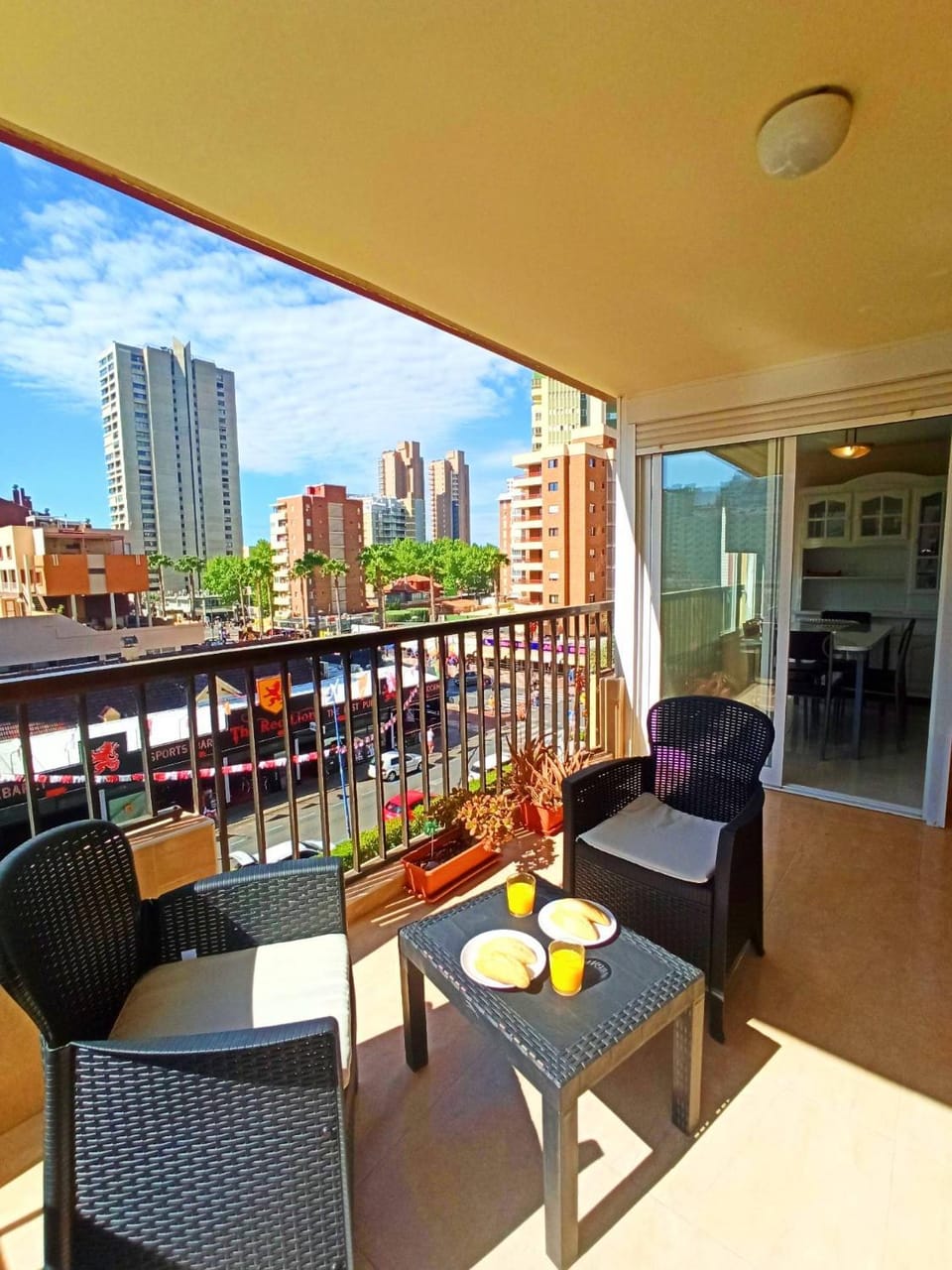 Balcony/Terrace, City view