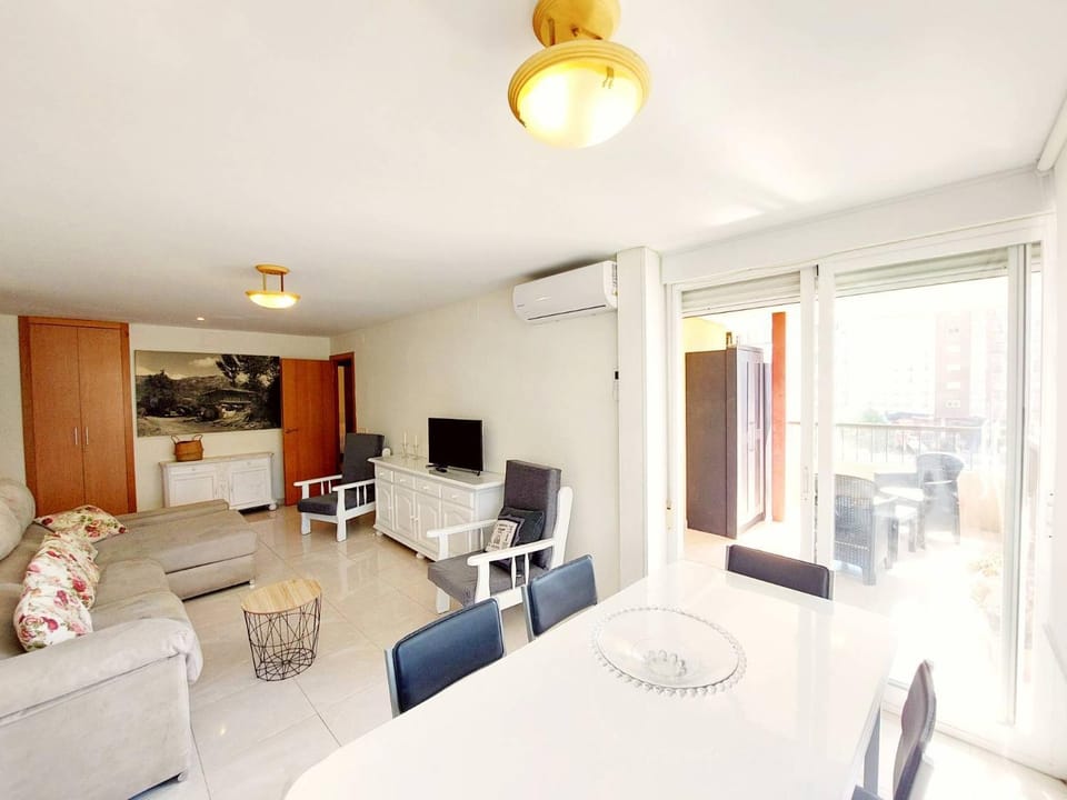 TV and multimedia, Dining area, air conditioner