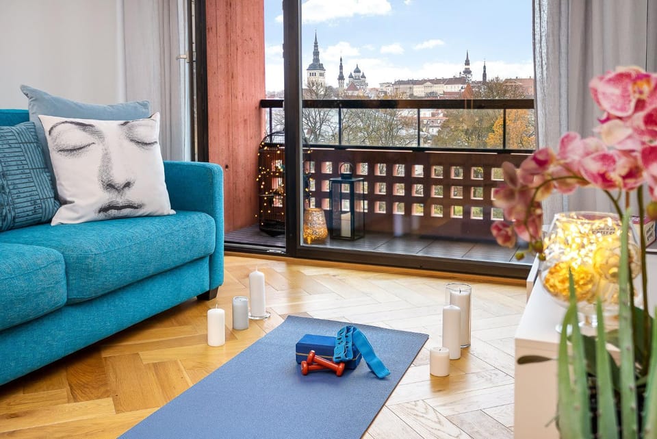 View (from property/room), Balcony/Terrace, Living room