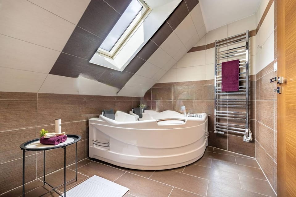 Bathroom, Bath