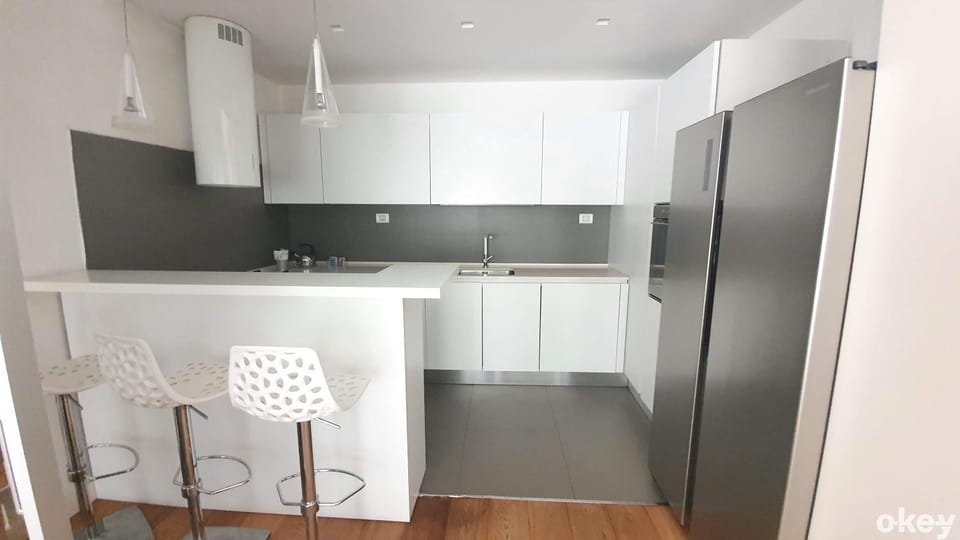 Kitchen or kitchenette, oven