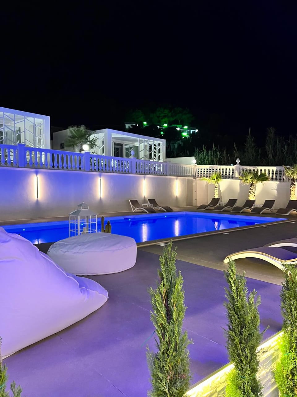 Pool view, Swimming pool