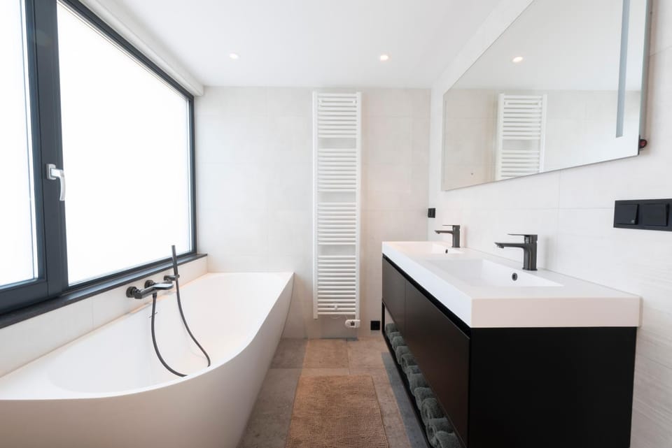 Bathroom, Bath