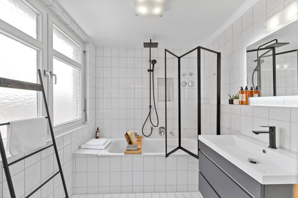 Shower, Bathroom, Bath, towels