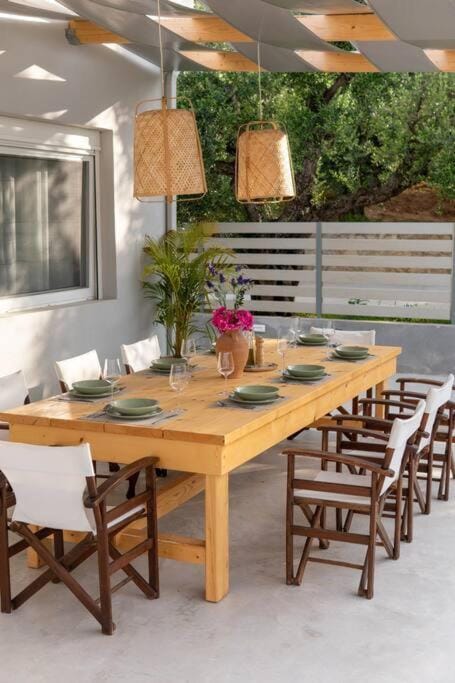 Patio, Dining area