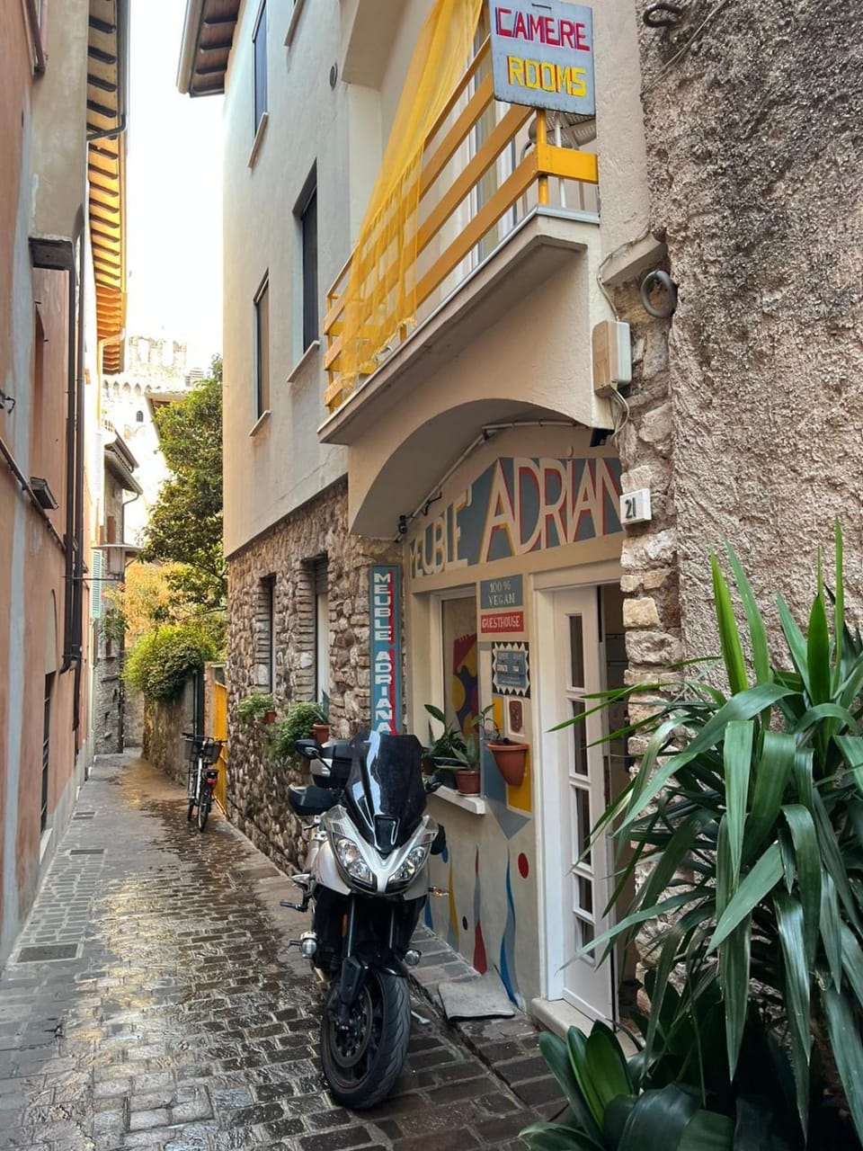 B&B Meublè Adriana Sirmione Vegan Bed and Breakfast in Sirmione